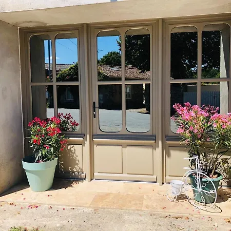 Maison L'or Du Temps, Les Glycines * Le Pont Leger