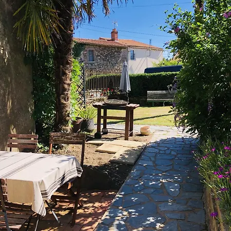 Feriehus Maison L'or Du Temps, Les Glycines