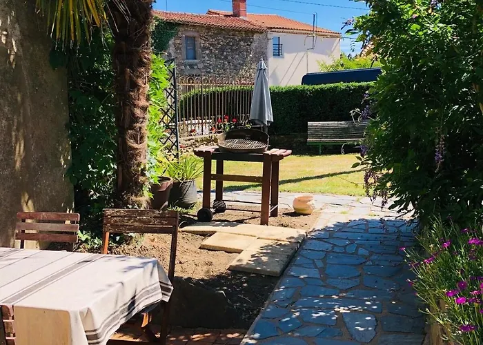 Maison L'or Du Temps, Les Glycines Le Pont Leger